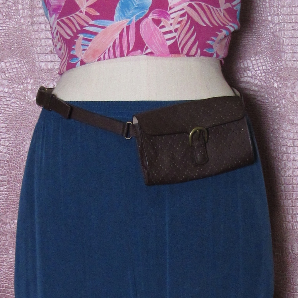 Small belt purse